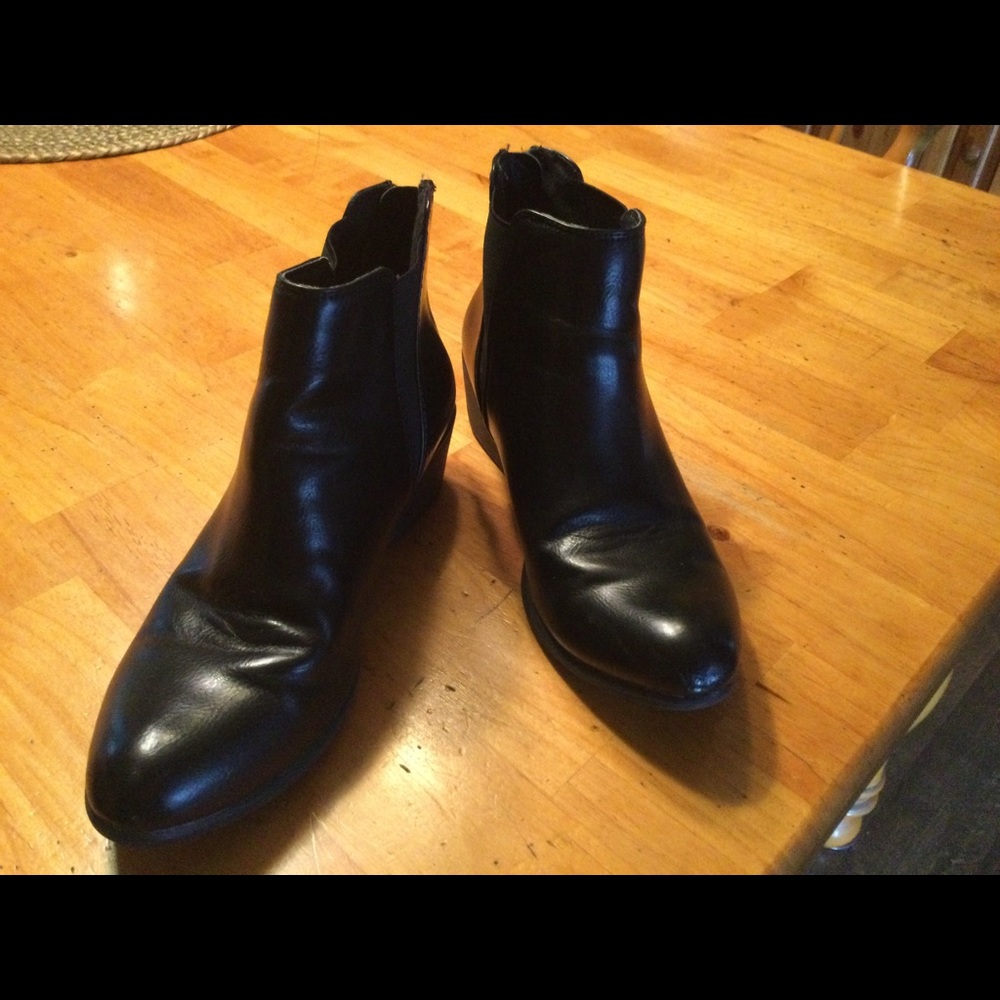 ESPRIT black booties